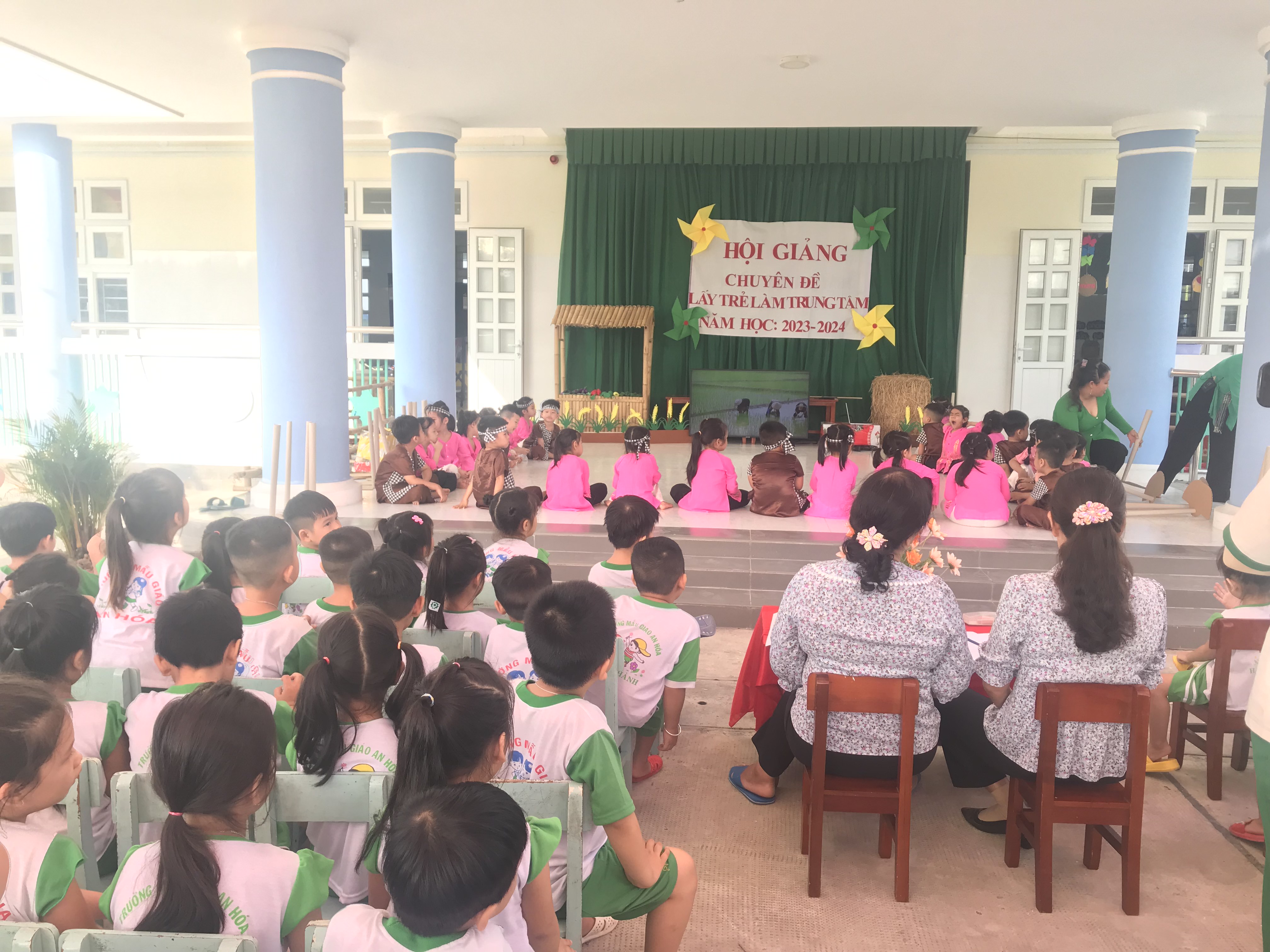 Hội giảng cấp trường năm học 2023 - 2024. lớp mẫu giáo 4 - 5 tuổi